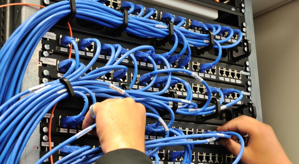 機(jī)房環(huán)境監(jiān)控系統(tǒng):保障數(shù)字心臟穩(wěn)定運(yùn)行的“智能衛(wèi)士”