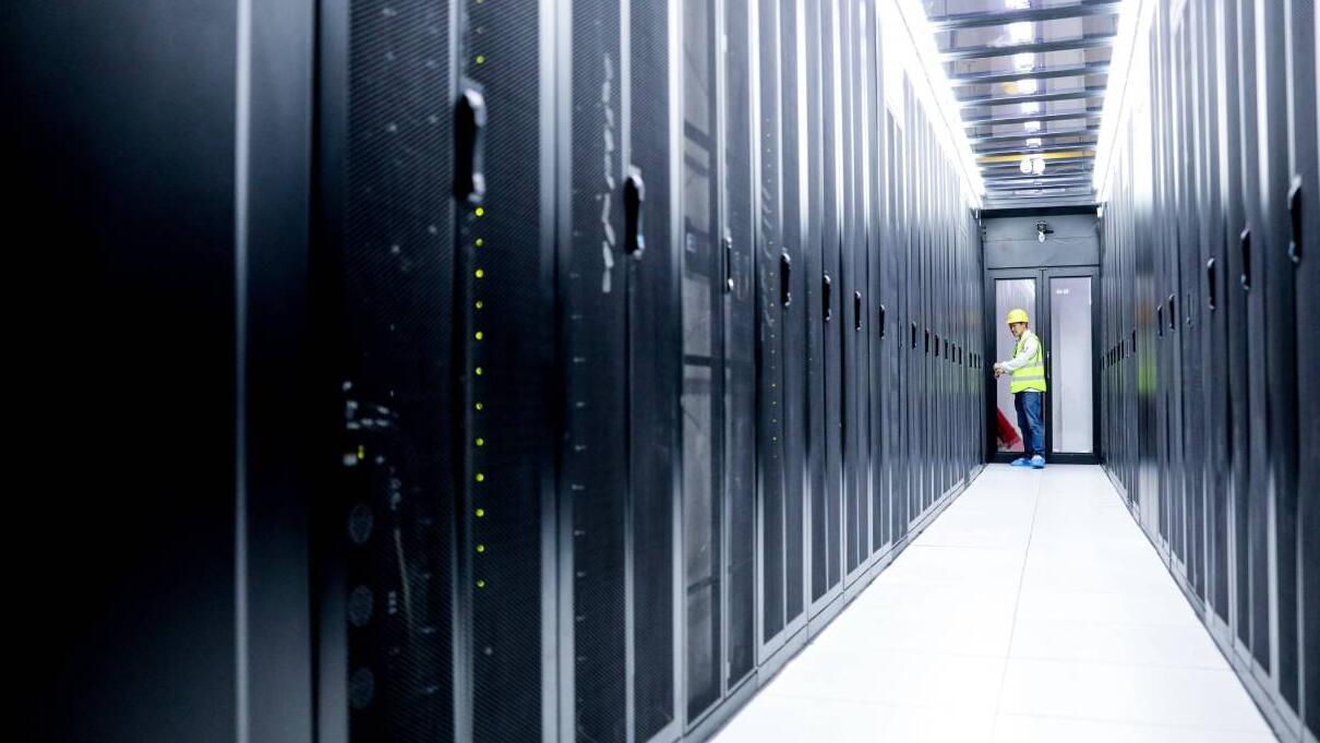 機(jī)房動環(huán)監(jiān)控系統(tǒng):機(jī)房穩(wěn)定運行的“智慧大腦”